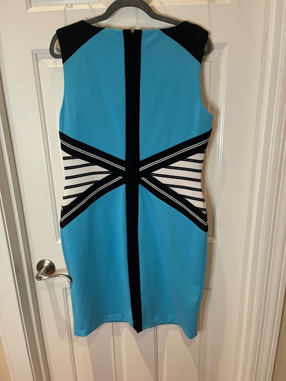 Ivanka Trump Blue Sheath Dress with Black Contrast 14 - Picture 9 of 12